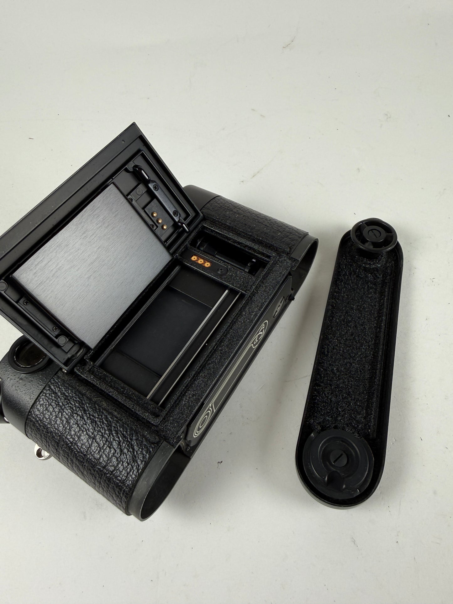 Leica M6 Classic 0.72 35mm rangefinder film camera black