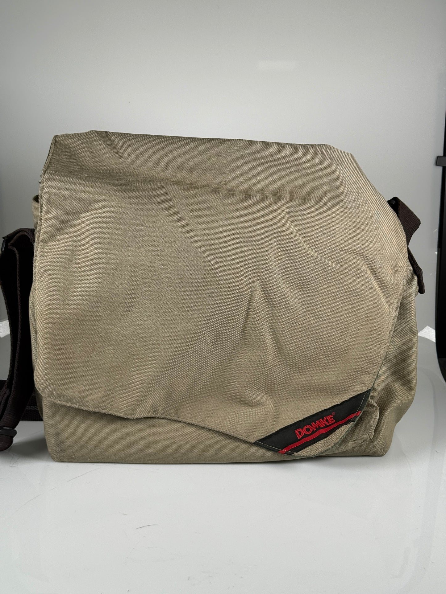 DOMKE CAMERA SHOULDER BAG IN tan
