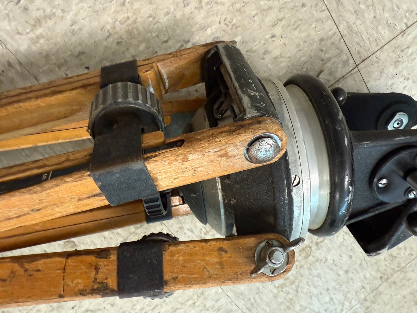 Arri wooden tripod with tilt head RARE vintage short