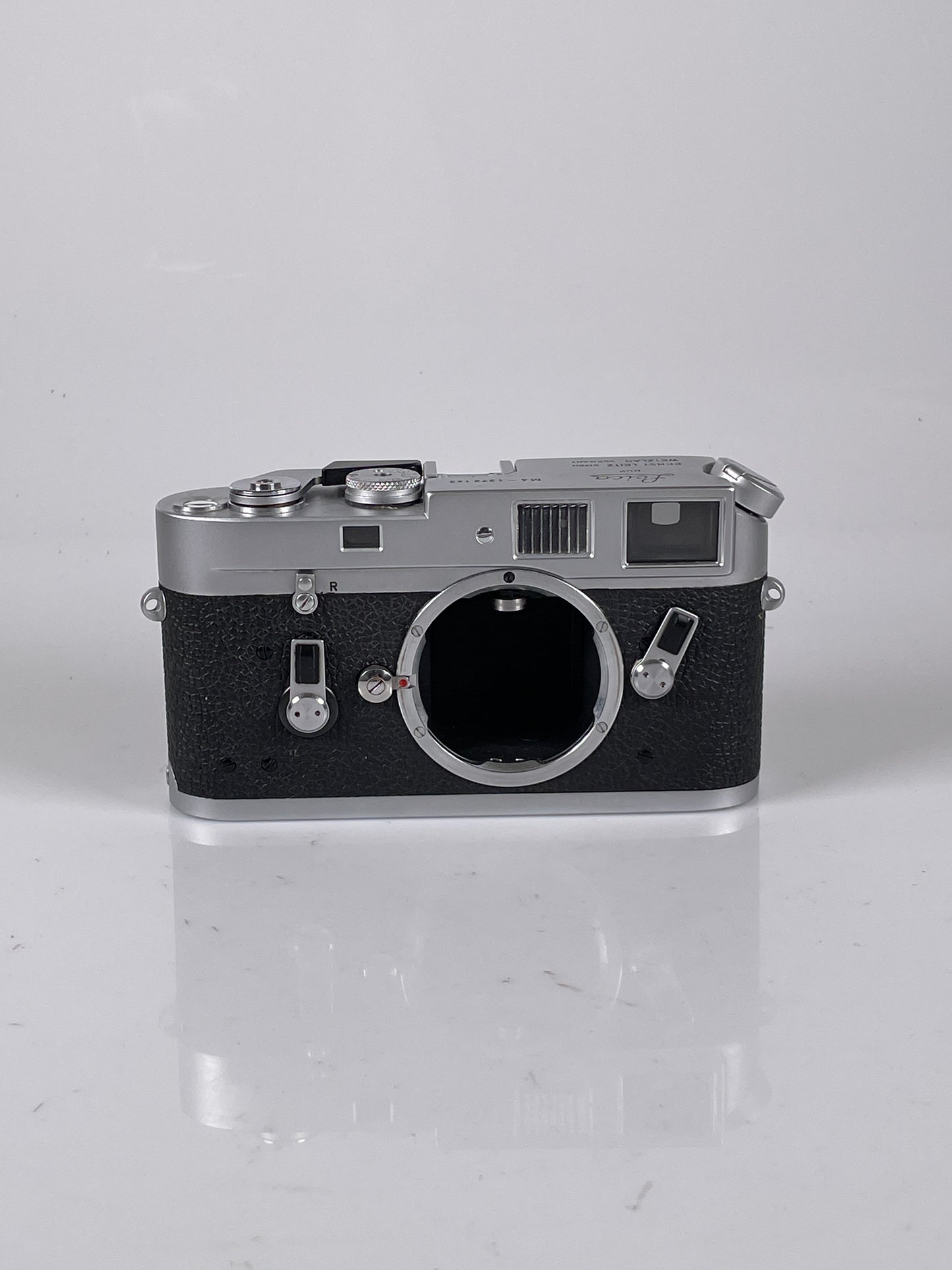 Leica M4 Chrome 35mm rangefinder film camera body