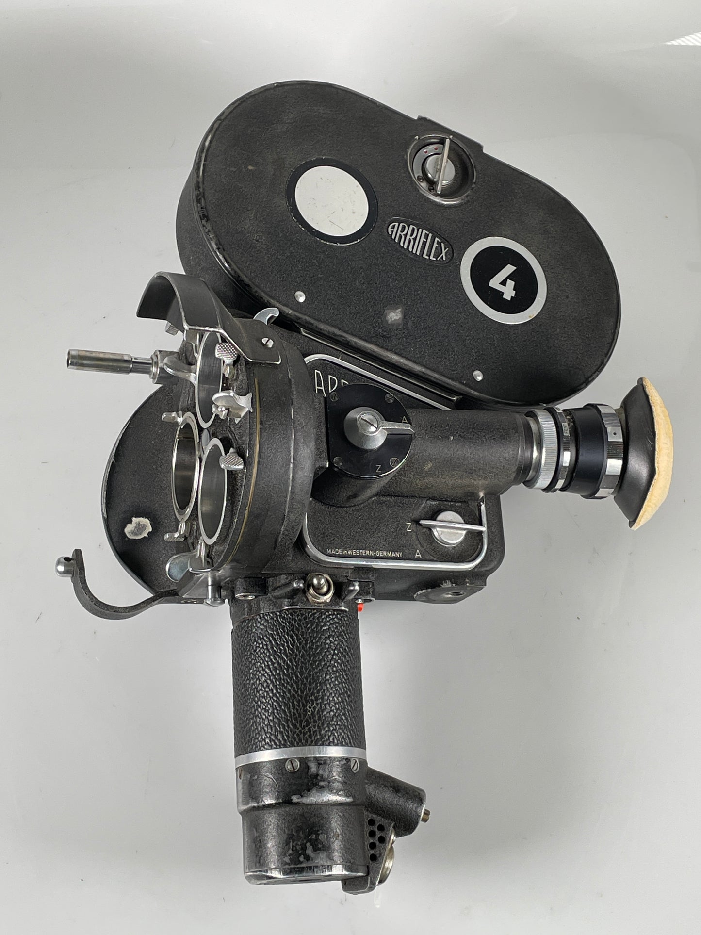 Arri Arriflex IIC Cine Camera 35mm w/ magazine, high speed motor