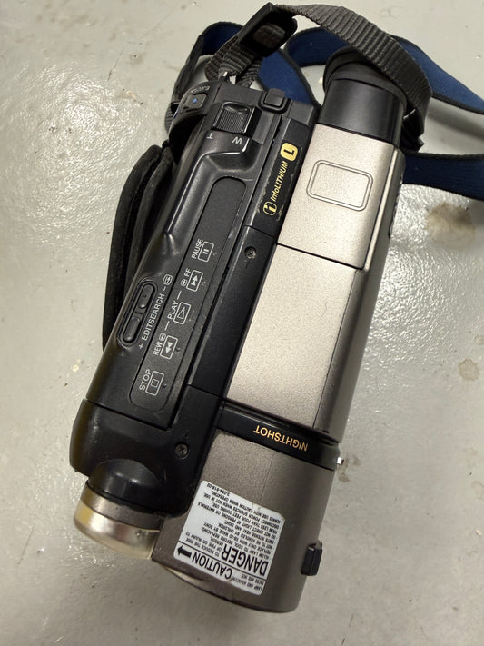Sony Handycam CCD-TR716 Video Camera Hi8 330X VCR Player Video Transfer