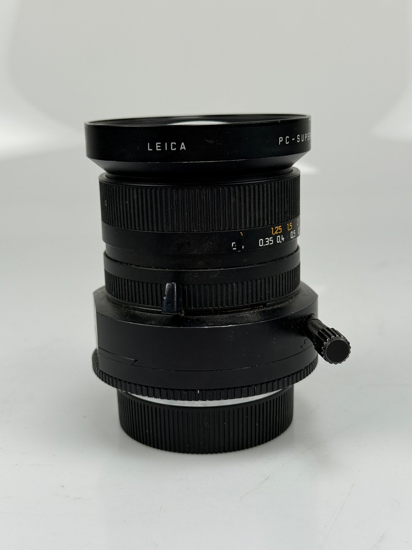 Leica 11812 PC Super Angulon-R 28mm f2.8 Lens