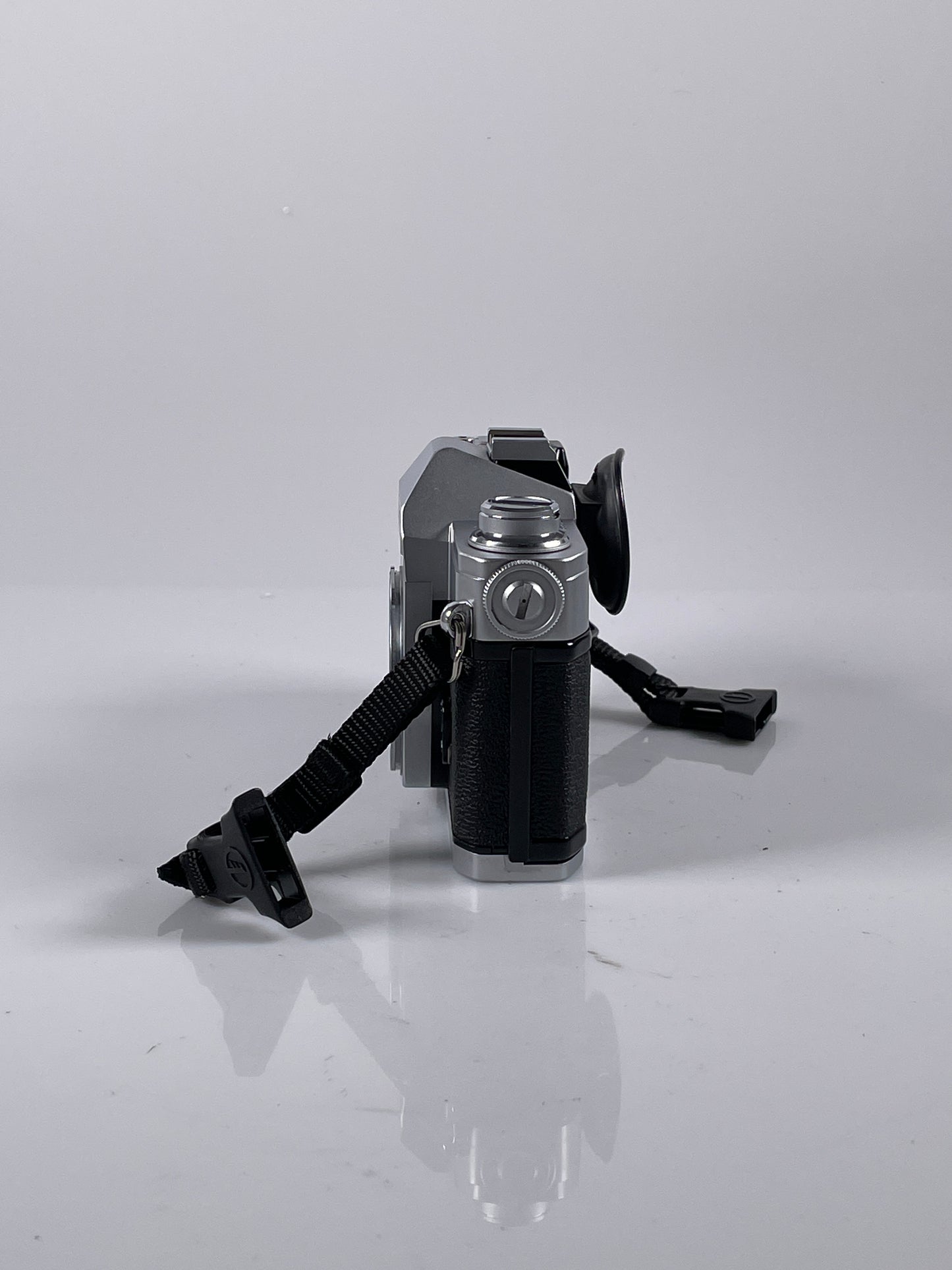 Canon FTb QL 35mm SLR Camera body Silver