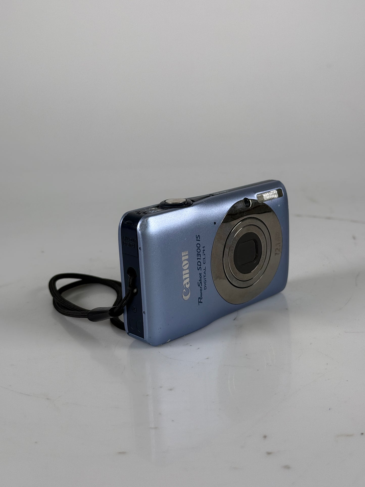 Canon Power Shot Camera SD1300 IS Digital Elph Black 14.1MP Blue