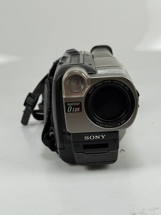 Sony CCD-TRV67 Hi8 Analog Camcorder - Record Transfer Watch Video8
