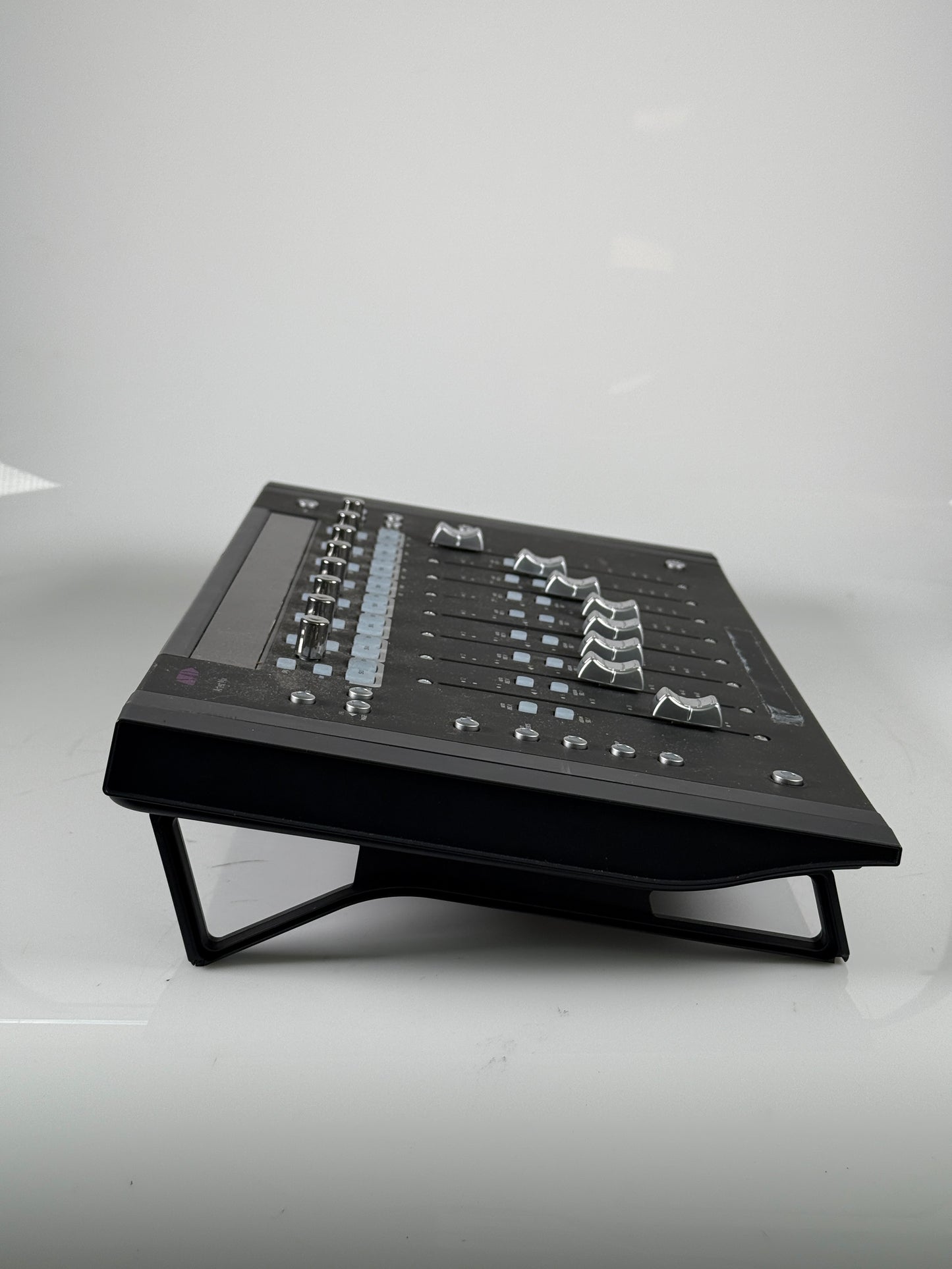 Avid Artist Mix Compact 8-Fader Control Surface