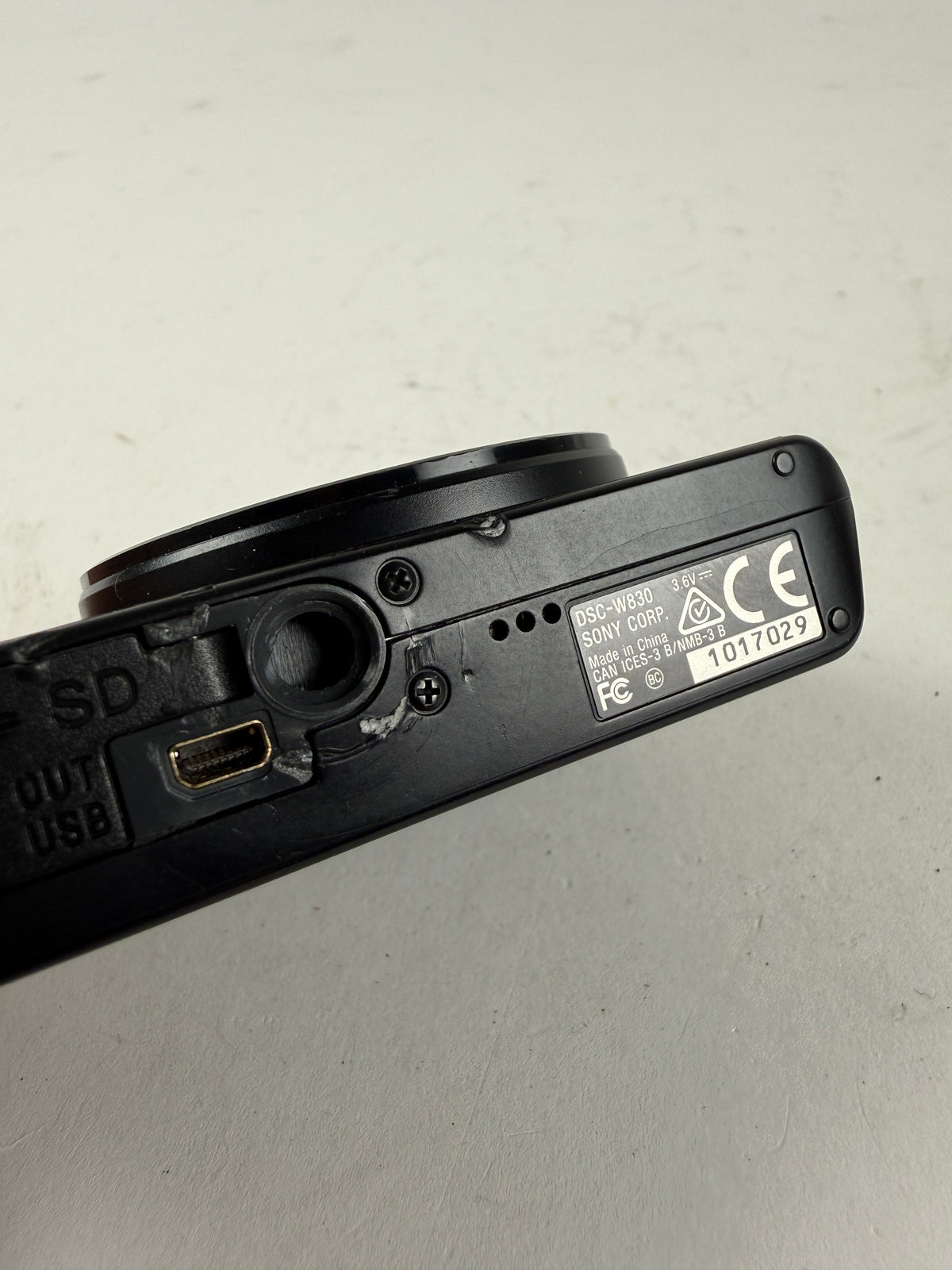Sony DSC-W830 CyberShot 20.1MP Digital Camera 8x Zoom Black
