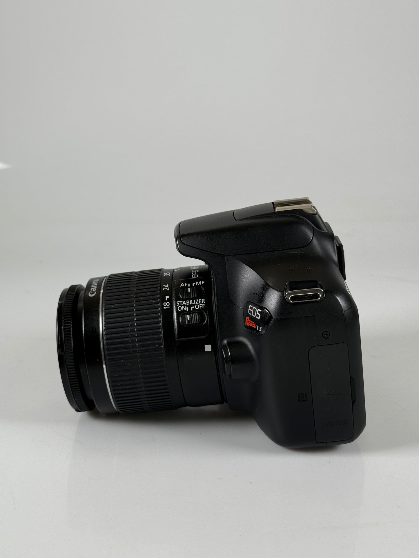 Canon EOS Rebel T6 Digital SLR w/ EF-S 18-55mm IS STM Lens