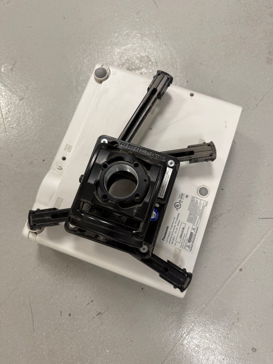 Panasonic PT-VW440 Video LCD Projector HDMI W/ Power Cord