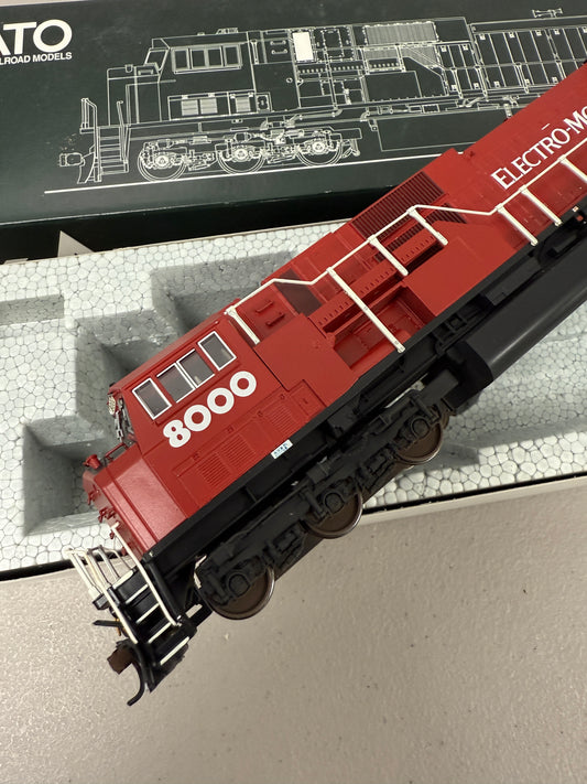 KATO HO Scale DCC EMD SD80MAC Electro Motive #8000 Diesel Locomotive