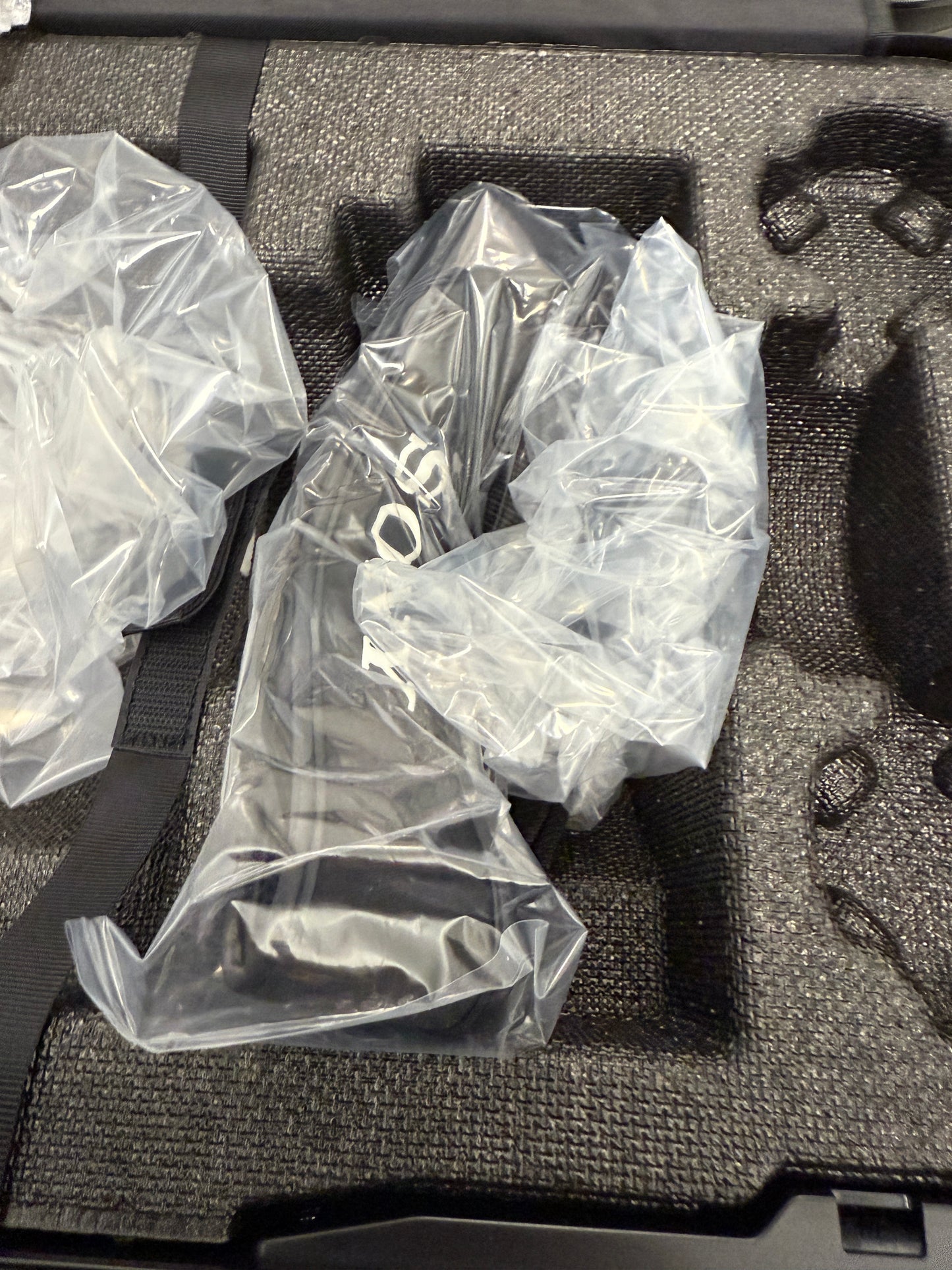 Sony 400mm f2.8 GM OSS telephoto lens hard case