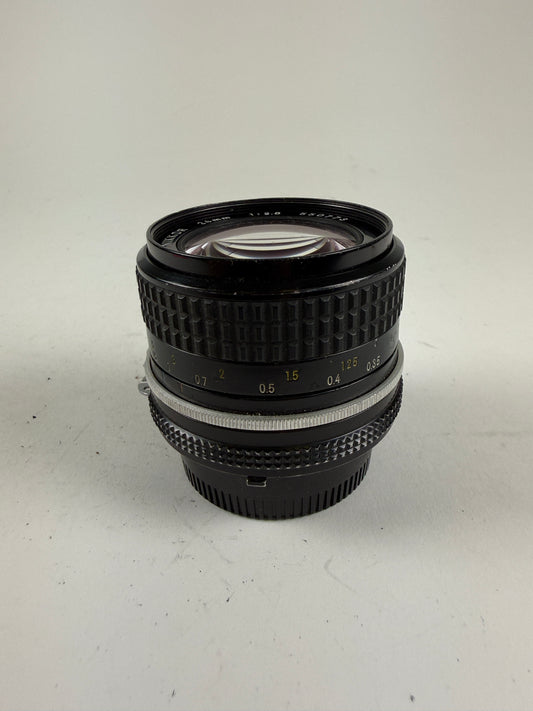 Nikon Nikkor Ai 24mm f2.8 Wide Angle MF Lens