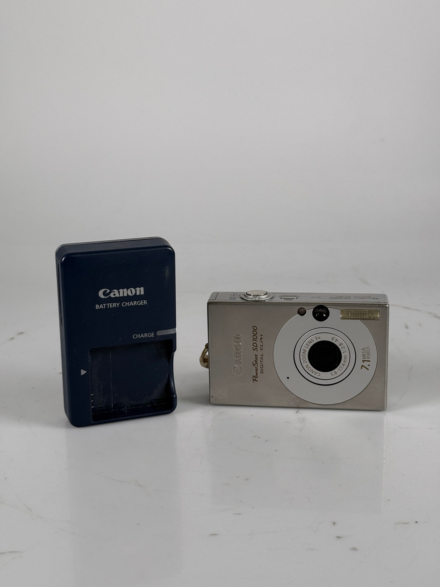 Canon PowerShot SD1000 7.1MP Digital Elph Camera w/3x Zoom Silver