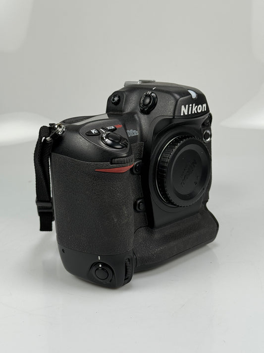 Nikon D2HS 4.1MP Digital SLR Camera Body