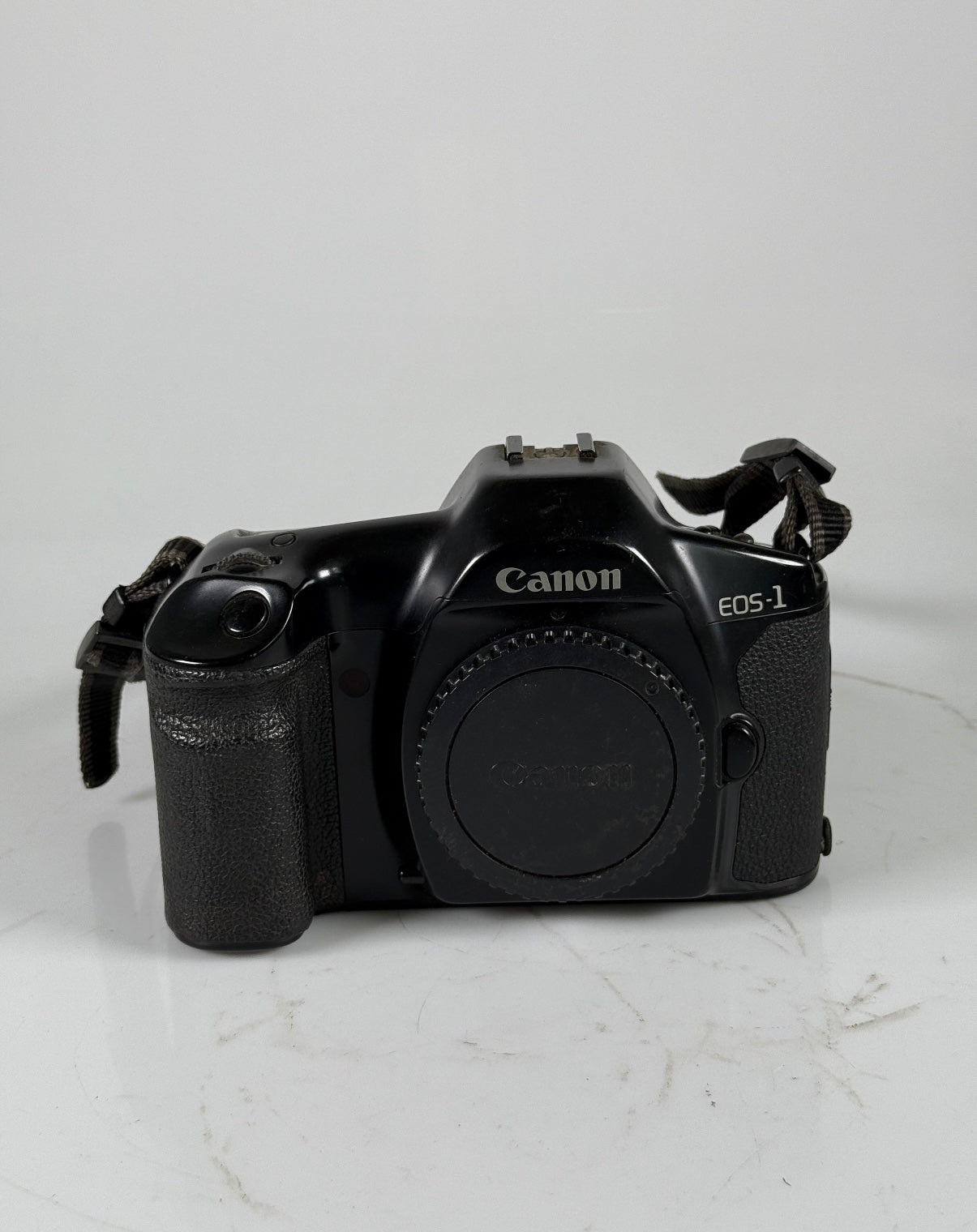 Canon EOS-1 SLR 35mm Film Camera Body