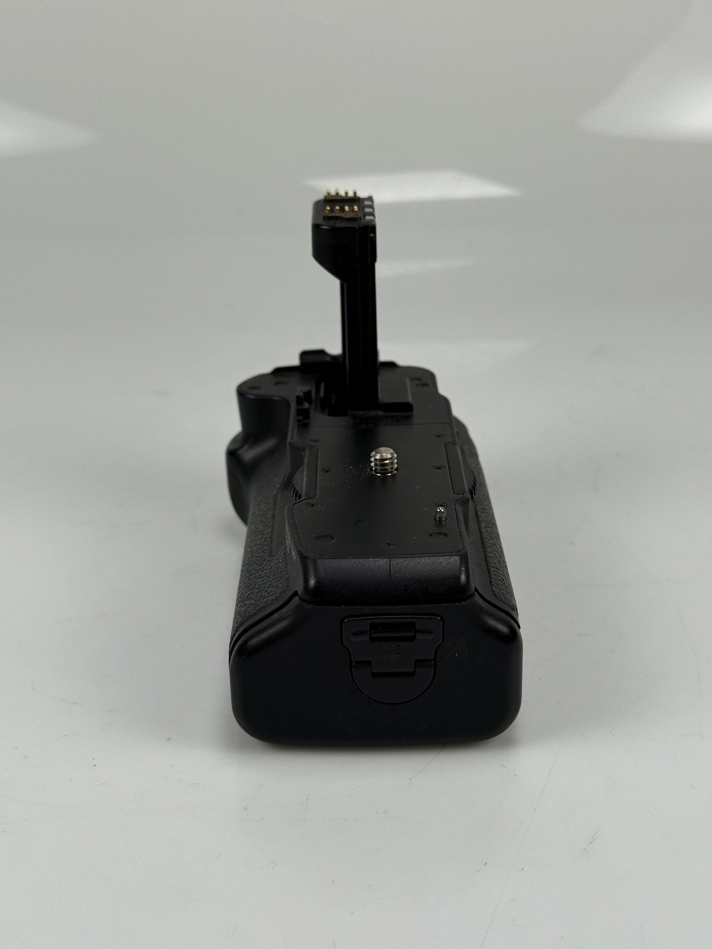 Canon BG E3 AA Battery Grip for EOS Rebel XTi & XT Digital Cameras