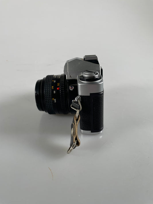 Minolta XG-7 A 35mm SLR Film Camera Body MD MC SR w/ 50mm f2 kit