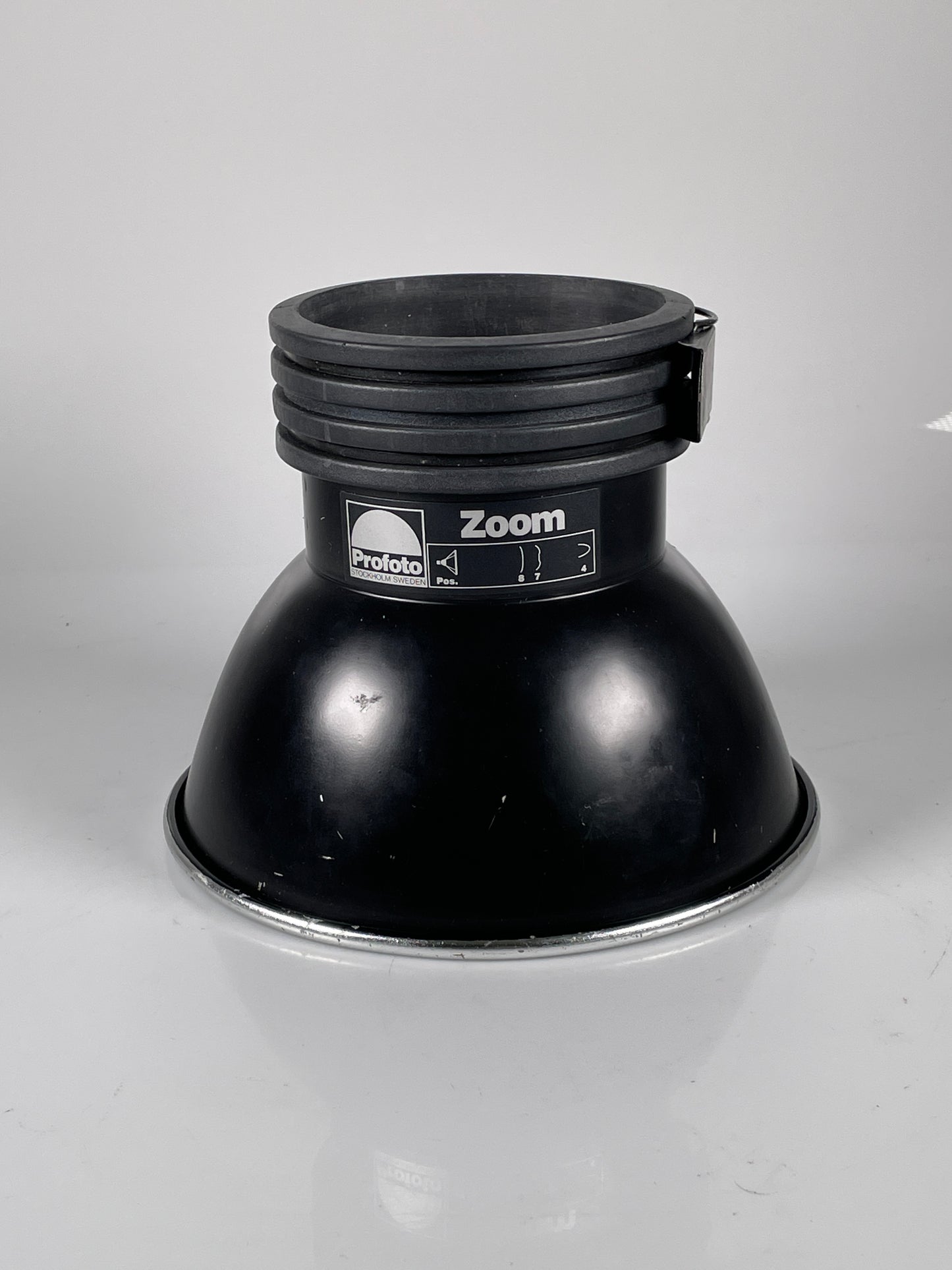 Profoto 100610 Zoom Reflector (45-105 degrees) - Used
