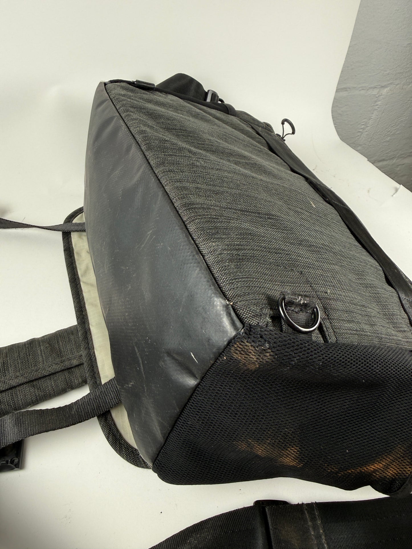Tenba Messenger DNA 13 Camera Bag - Graphite
