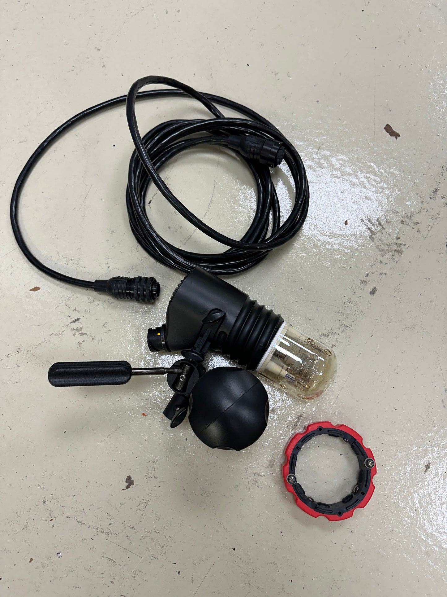 Speedotron Black 202VF Light Head