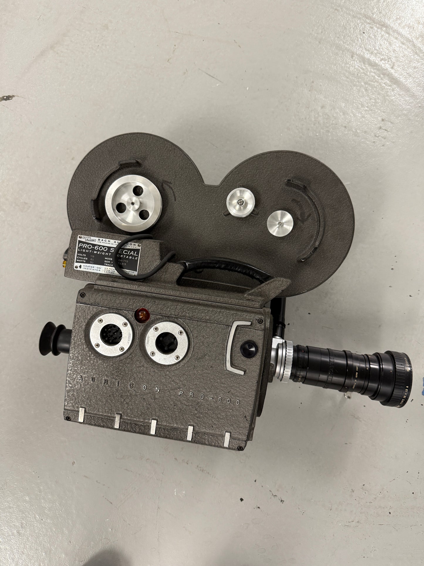 BACH Auricon Pro-600 16mm Cinema Sound Camera w/ angenieux 12-120mm lens