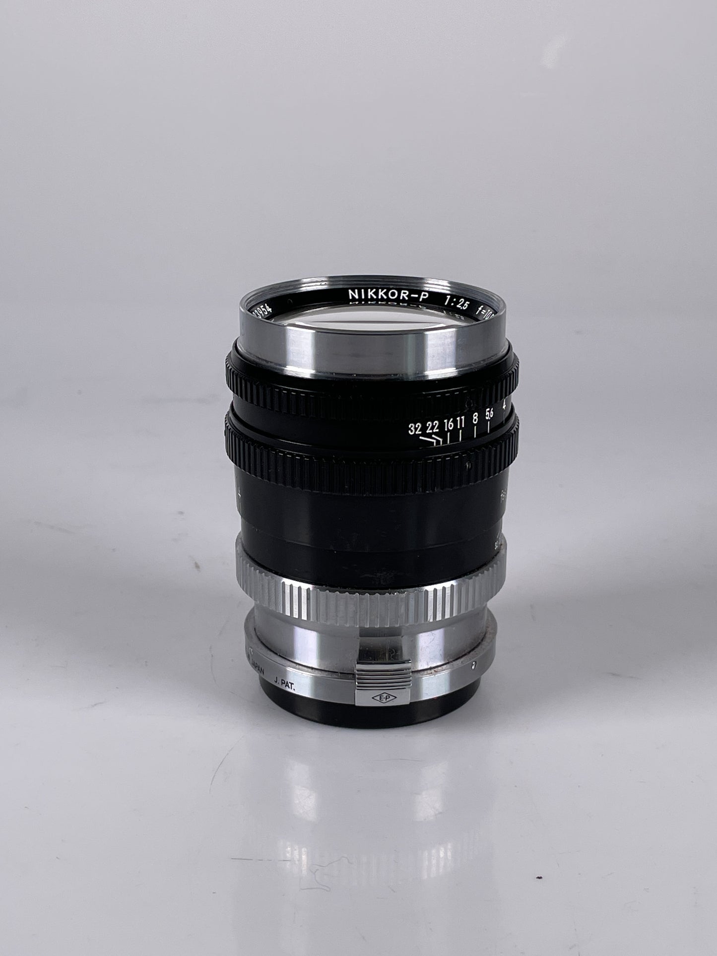Nikkor P 10.5cm 105mm f2.5 Nippon Kogaku Japan Black Rangefinder S mount Lens