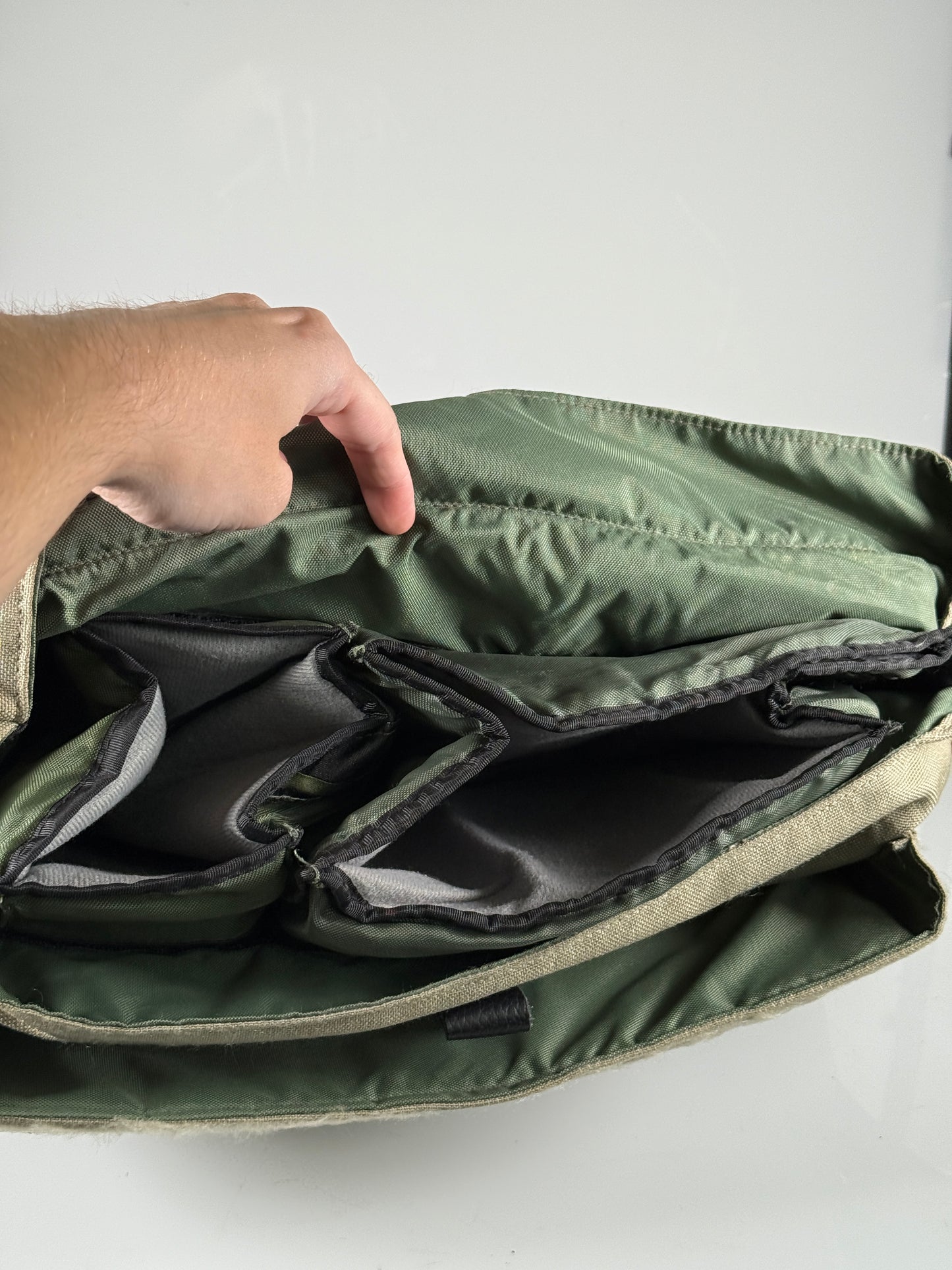 DOMKE CAMERA SHOULDER BAG IN tan