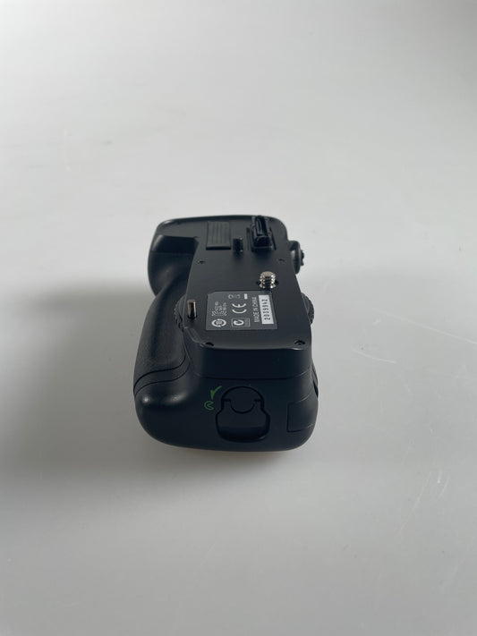 Nikon MB-D14 Multi Battery Power Pack for D600, D610