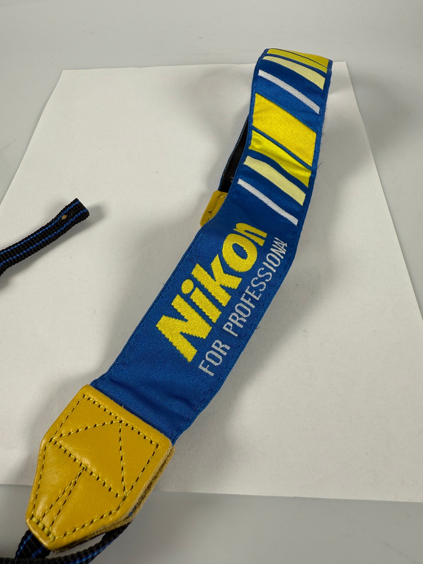 Nikon NPS Strap Limited Nikon Professional Services Strap Blue Yellow