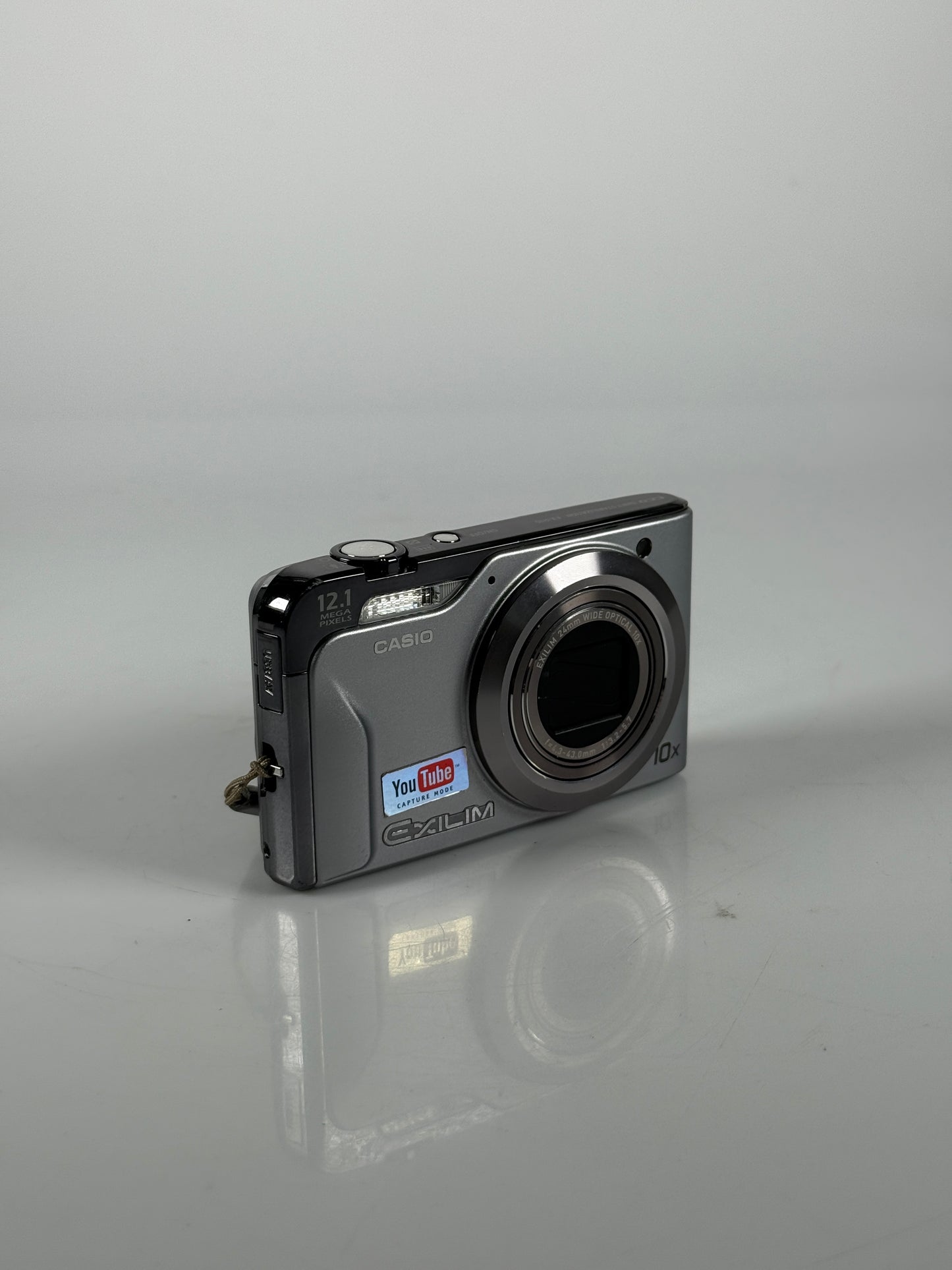 Casio exilim EX-H10 12.1MP Digital Camera