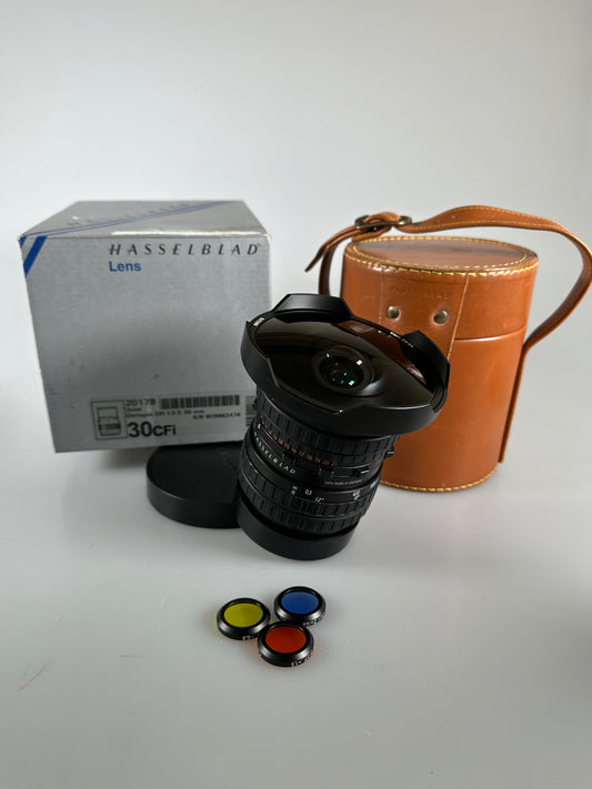 Hasselblad F-Distagon T* CFi 30mm F3.5 lens w/ filters, case, box