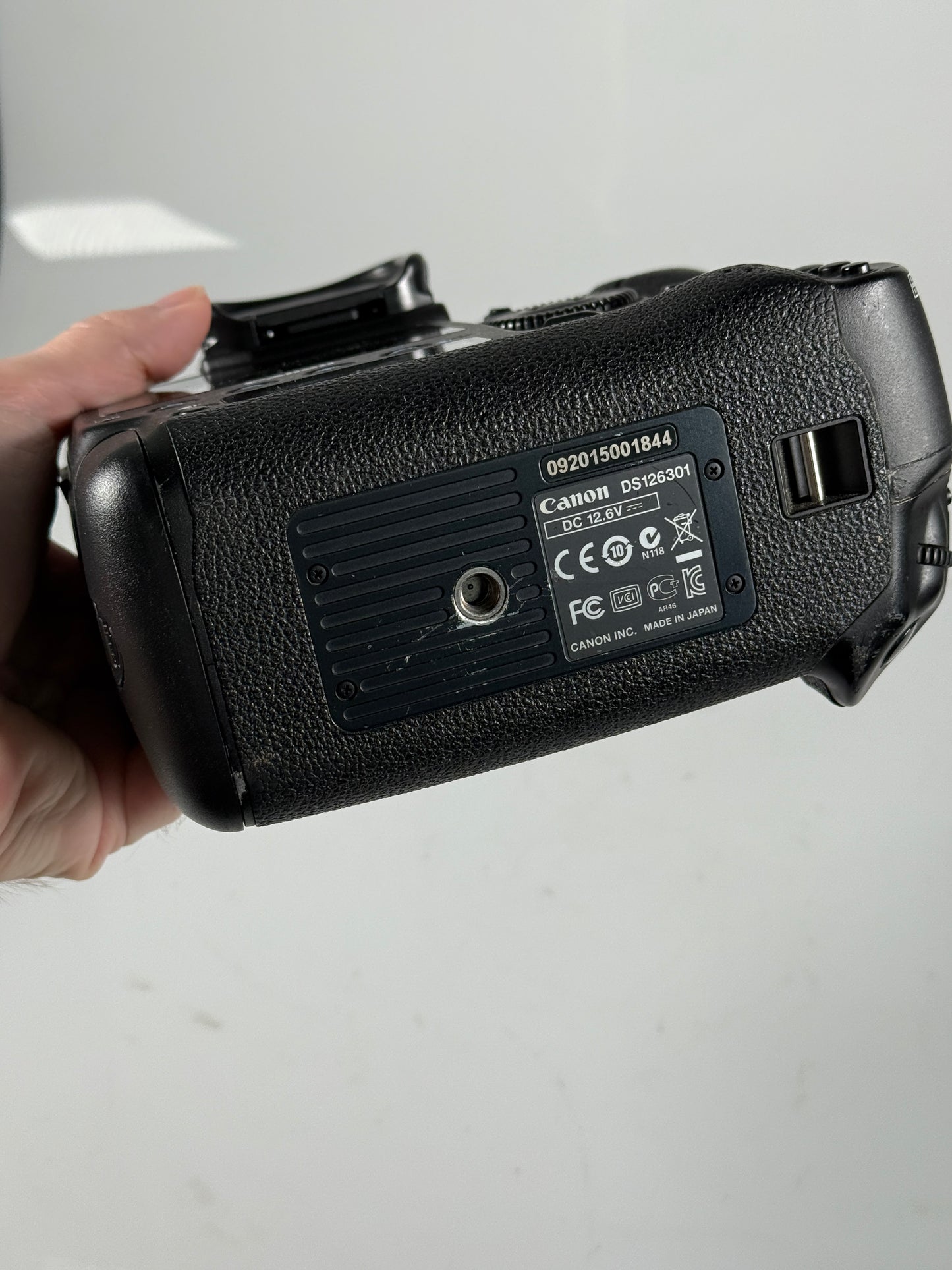 Canon EOS 1DX DSLR Digital Camera body