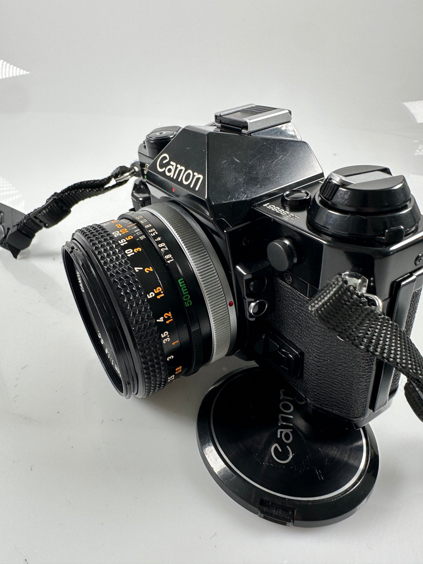 CANON AE-1 program black SLR 35mm Film Camera with 50mm f1.8 Kit
