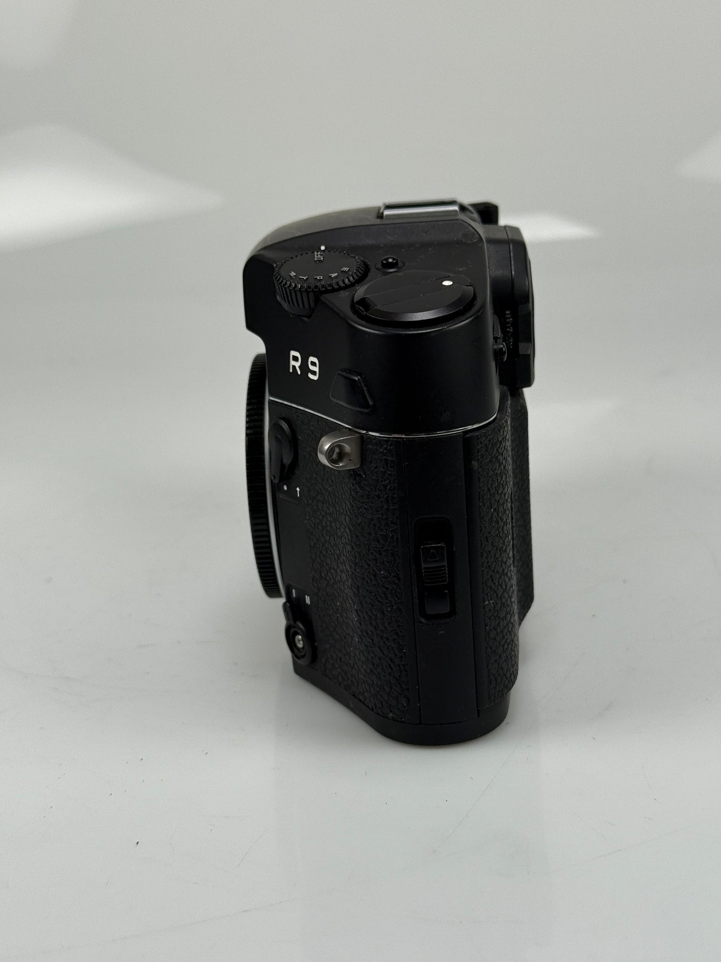 Leica R9 Black Chrome 35mm SLR Body Film Camera body