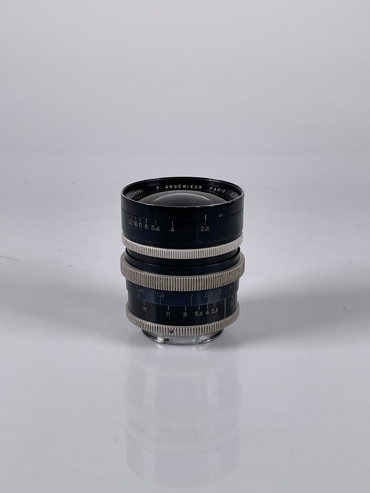 P. Angenieux 35mm f2.5 Retrofocus Type R1 Lens for Exakta