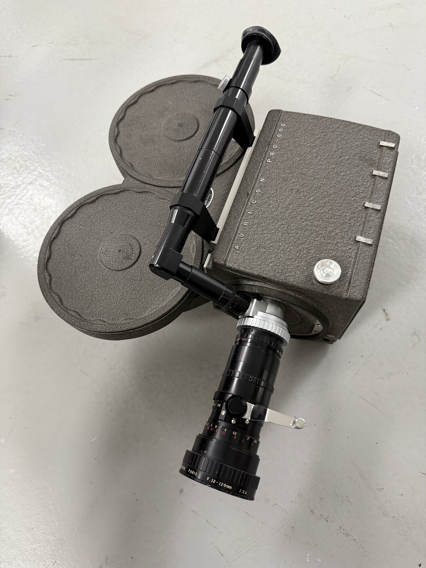 BACH Auricon Pro-600 16mm Cinema Sound Camera w/ angenieux 12-120mm lens