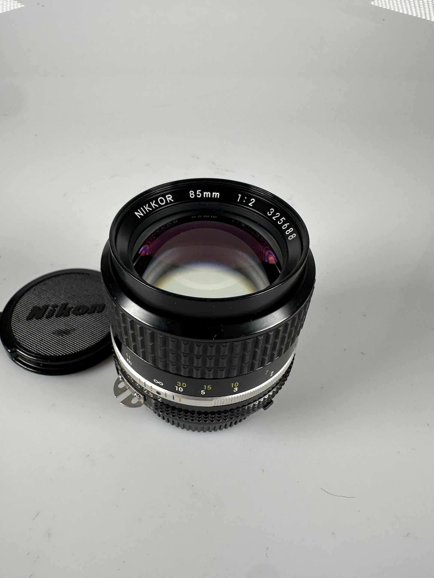 NIKON AIS NIKKOR 85mm f2 Portrait MF Prime Camera Lens