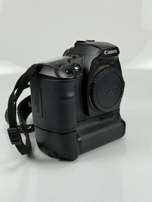 Canon EOS D60 6.3MP Digital SLR Camera Body with grip