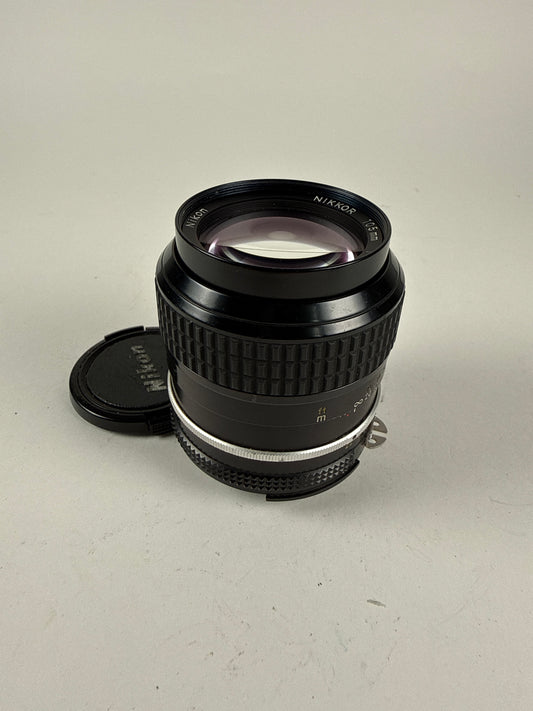Nikon Nikkor 105mm f2.5 Ai Prime Manual Focus Portrait Lens