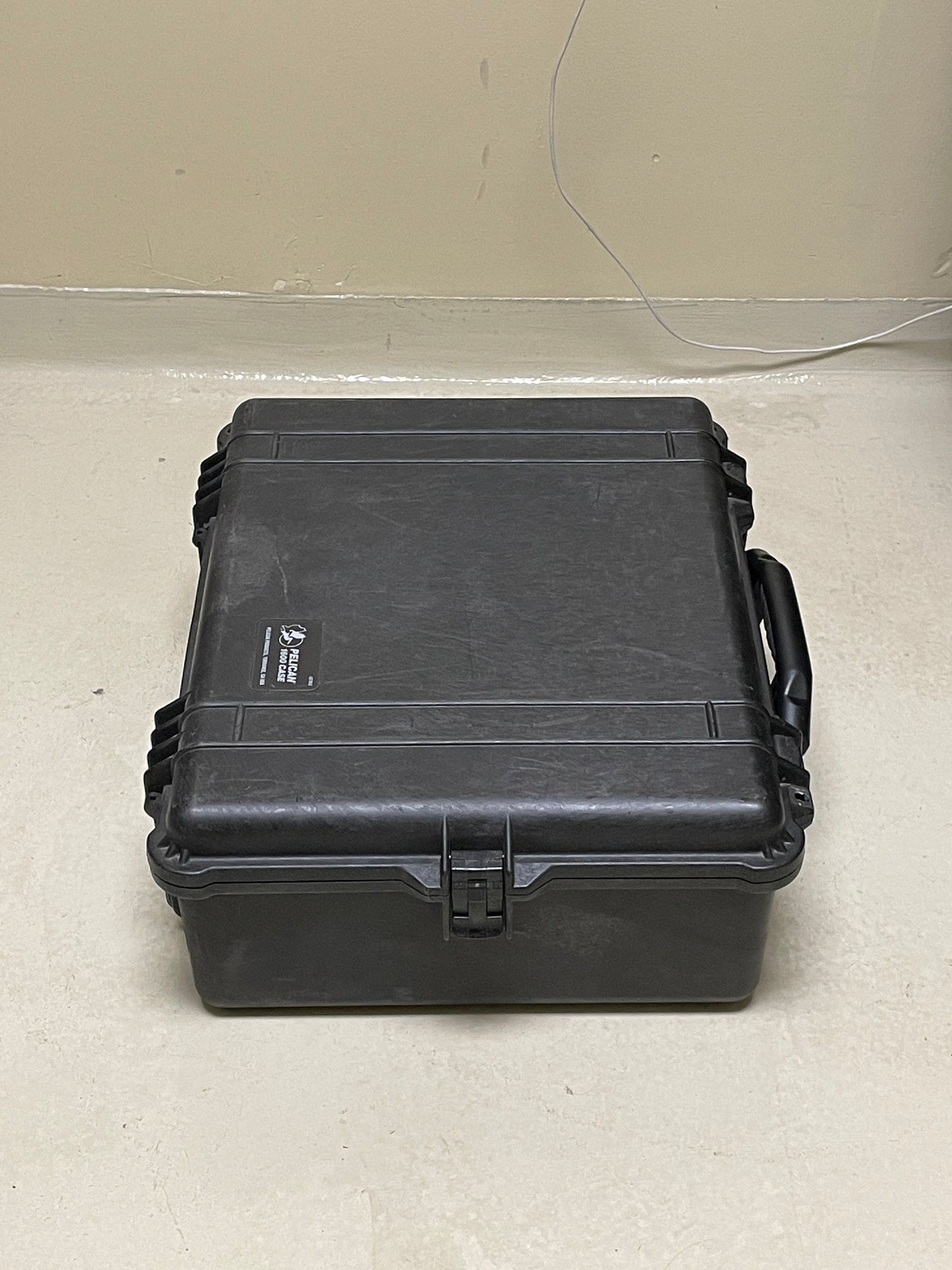 Pelican 1600 Protector Case Black Water Tight