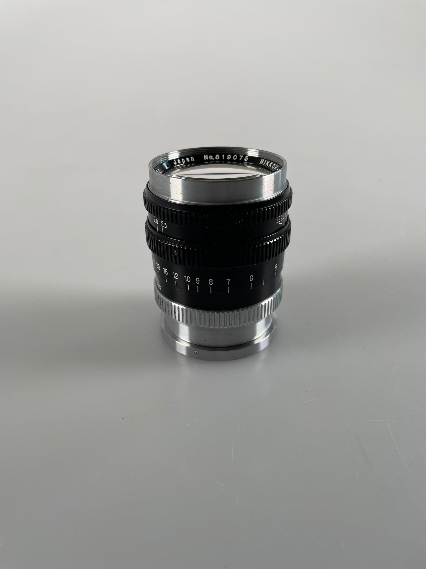 Nikkor P 10.5cm 105mm f2.5 Nippon Kogaku Japan Black Rangefinder S mount Lens