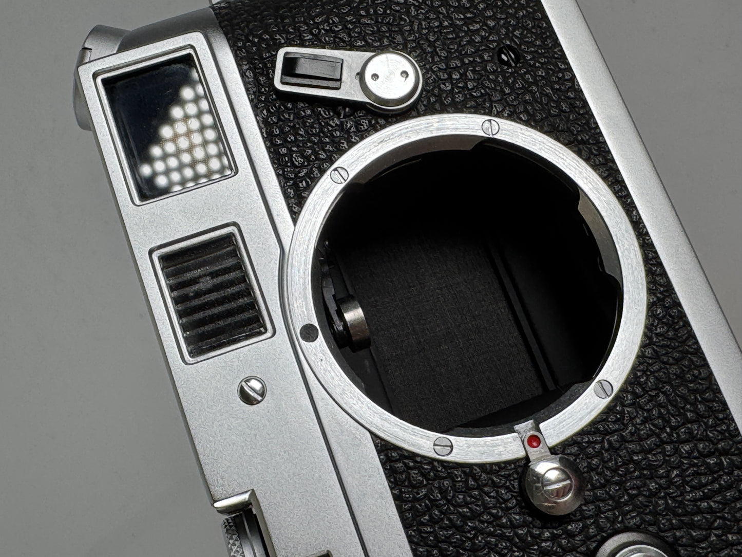 Leica M4 Chrome 35mm rangefinder film camera body