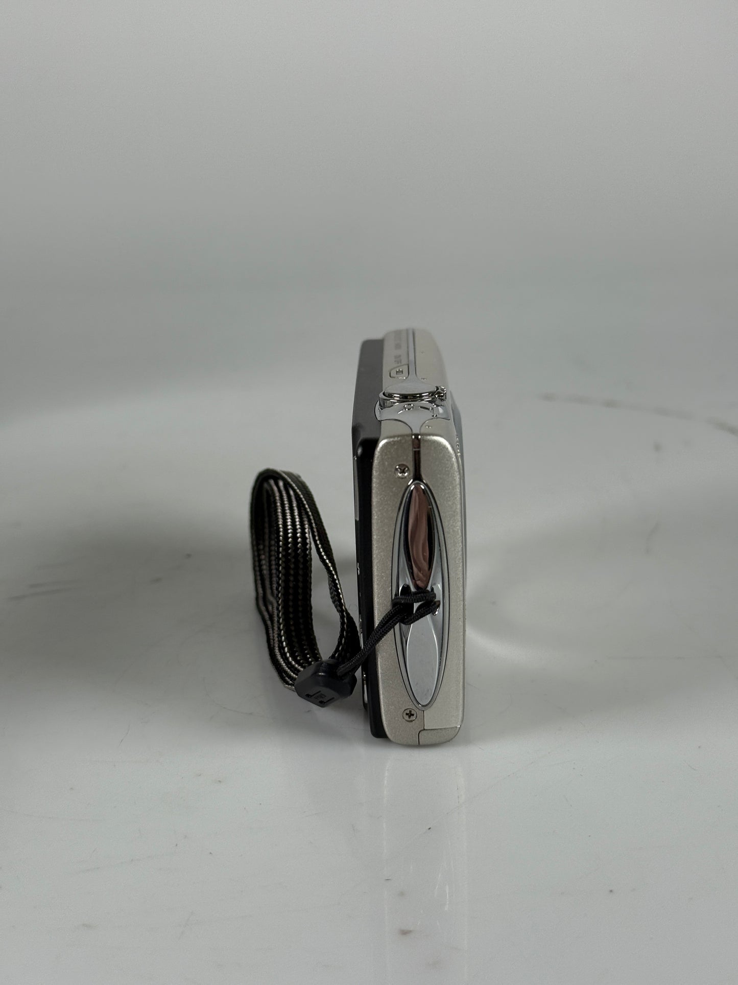 Nikon COOLPIX S4000 12.0MP Digital Camera - silver