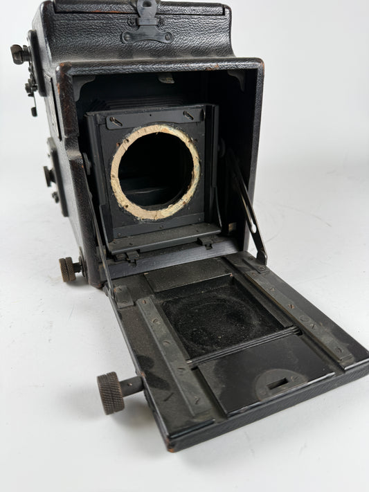 Graflex RB Auto Graflex 3x4 Curtain Aperture large format camera