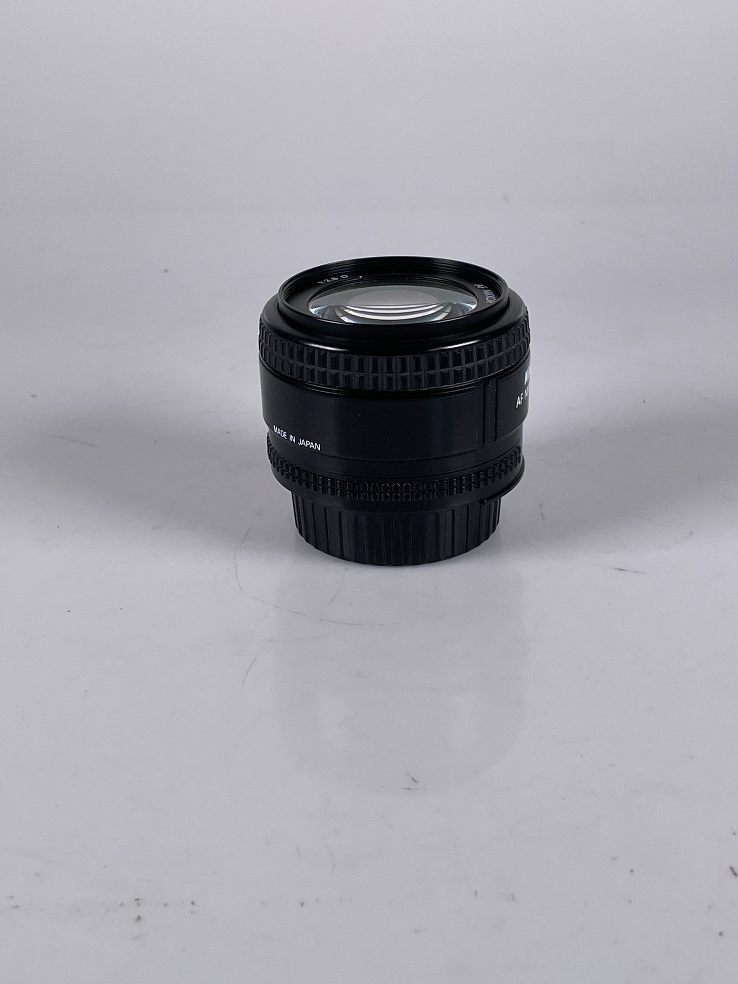 Nikon AF Nikkor 28mm f2.8 D Wide Angle Prime Lens