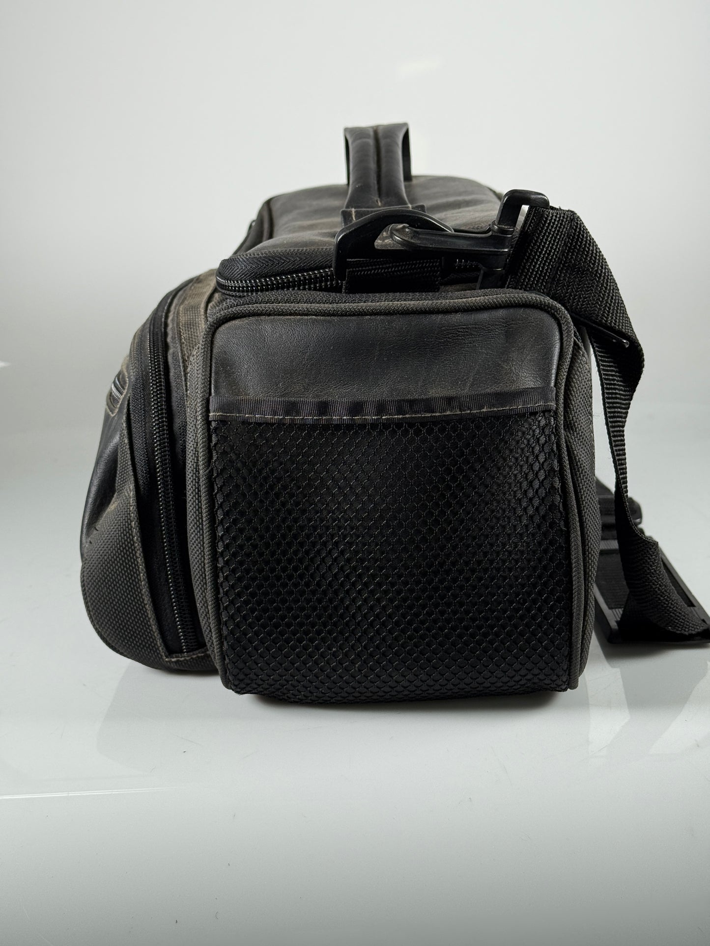 Sony DCR-TRV103 Digital8 8mm Hi8 Video Camcorder