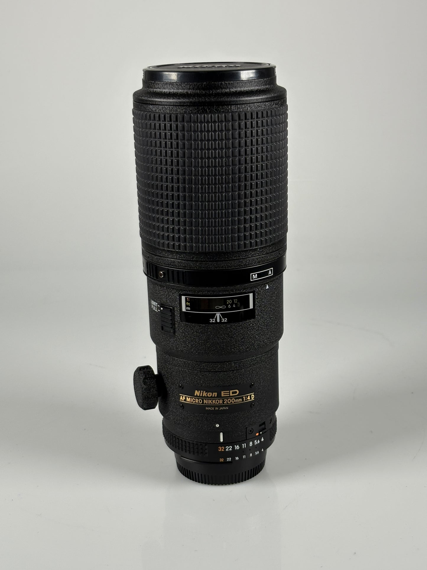 Nikon Nikkor AF 200mm f4 D ED Micro Lens in box
