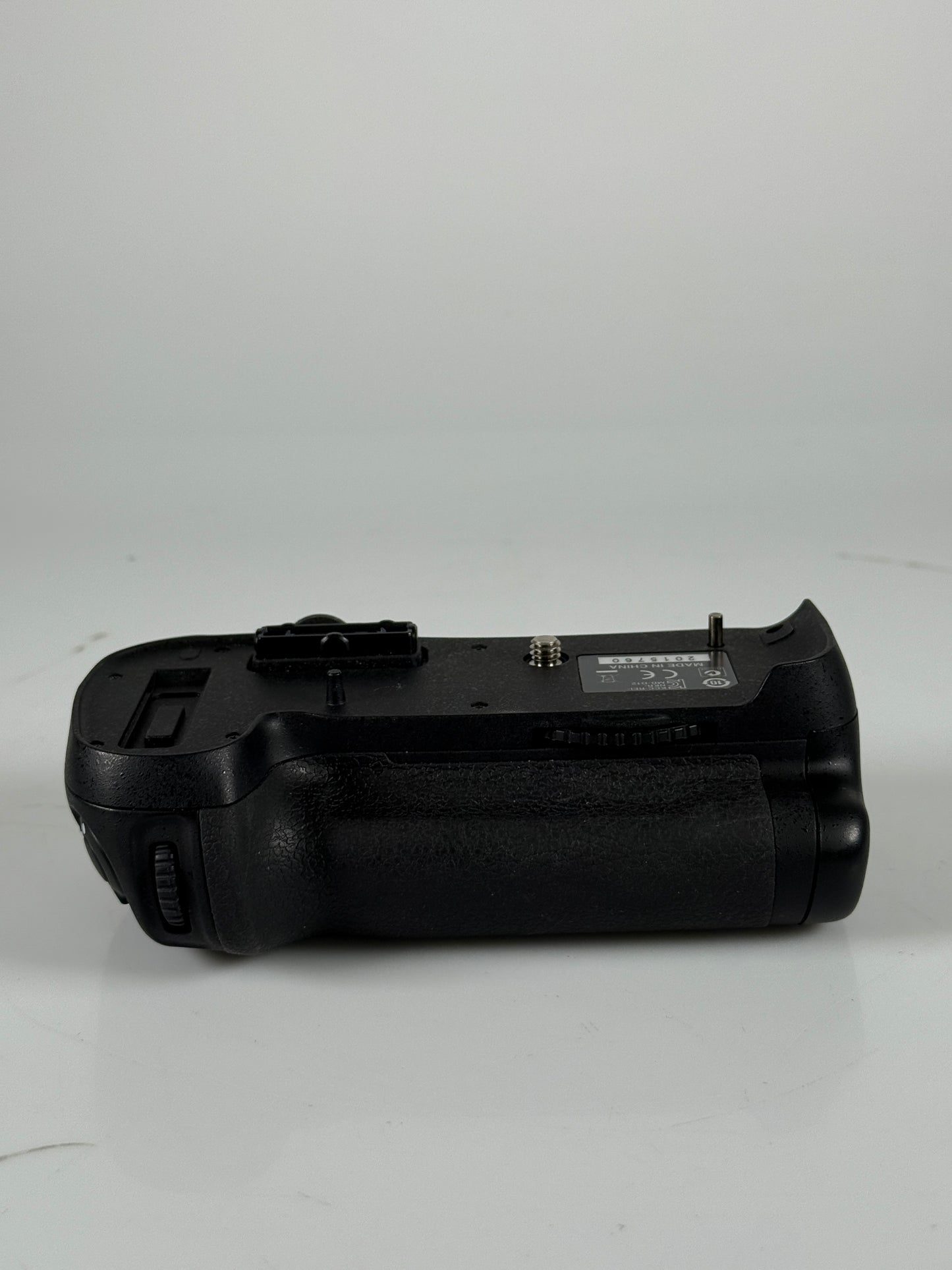 Genuine OEM Nikon MB-D12 Battery Grip for D800/D800E/D810/D810A