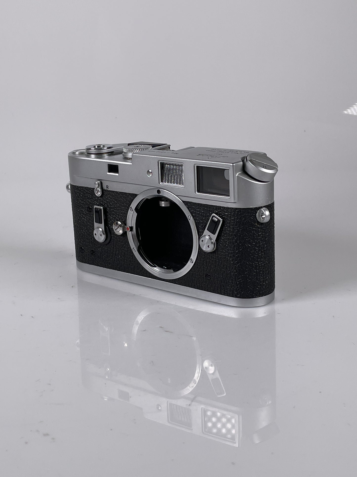 Leica M4 Chrome 35mm rangefinder film camera body